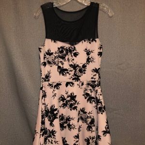 Trixxi Dress (M)